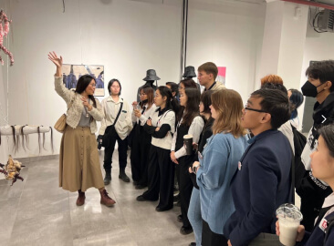 Наши студенты побывали на ll республиканской молодежной выставке «Арт-молодость», которая проходит в креативном кластере Квартал Труда.